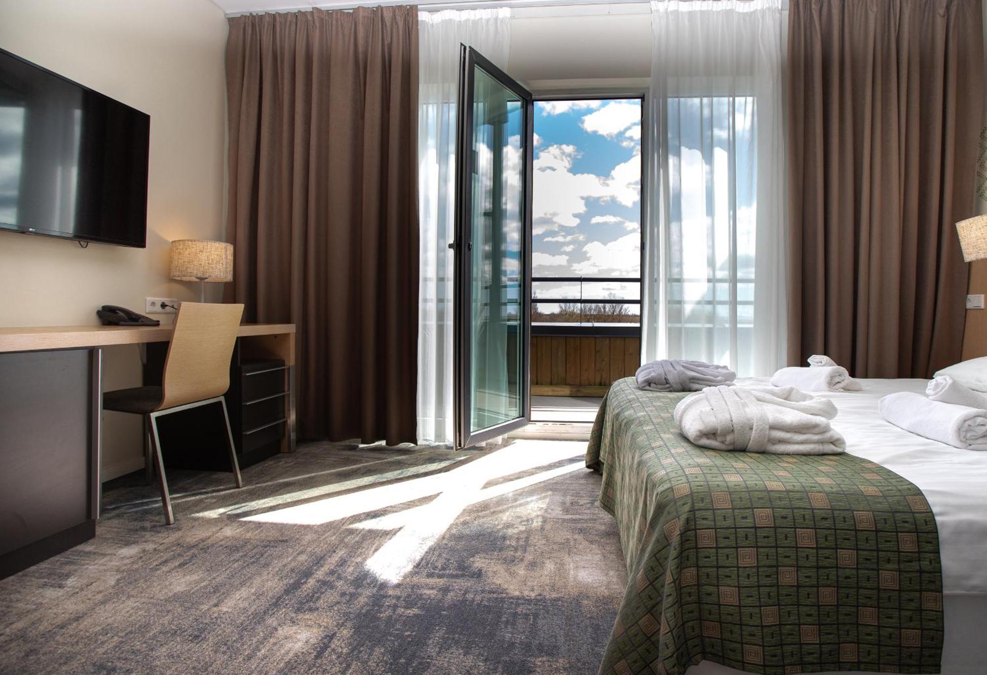 Meri Seaside Hotel & Spa Kuressaare Ngoại thất bức ảnh