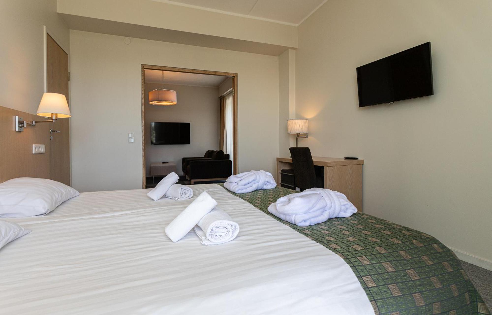 Meri Seaside Hotel & Spa Kuressaare Ngoại thất bức ảnh